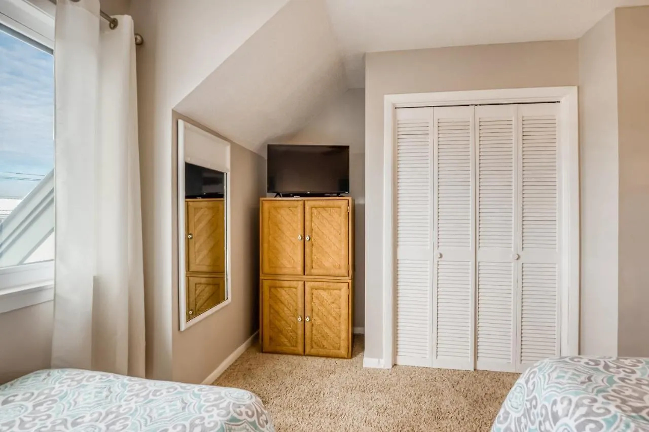 Tybee Lights Apartment *