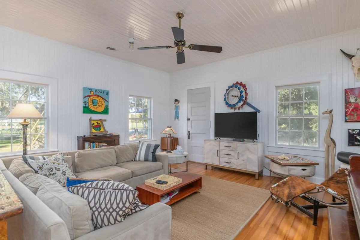 Barefoot In The Park Holiday home *