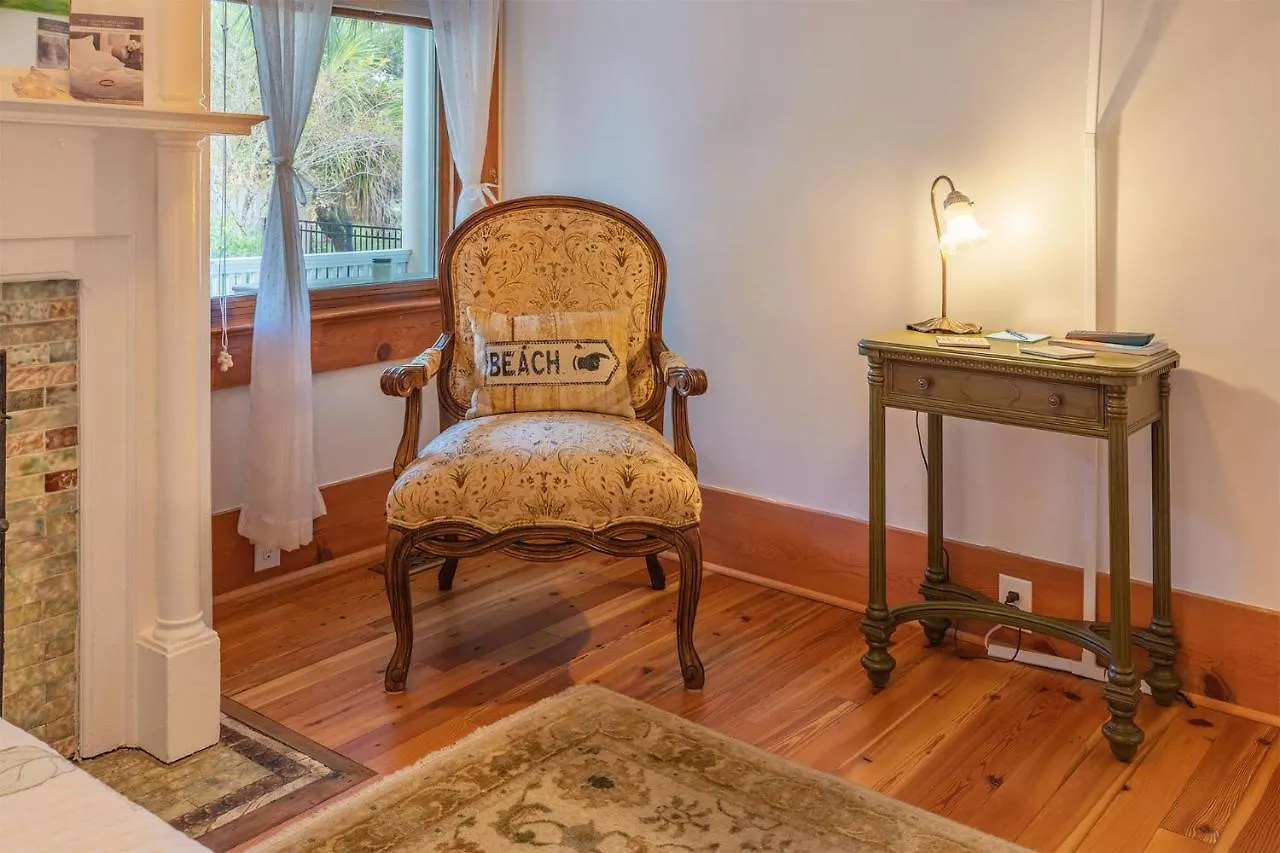 Surf Song Bed & Breakfast 3*