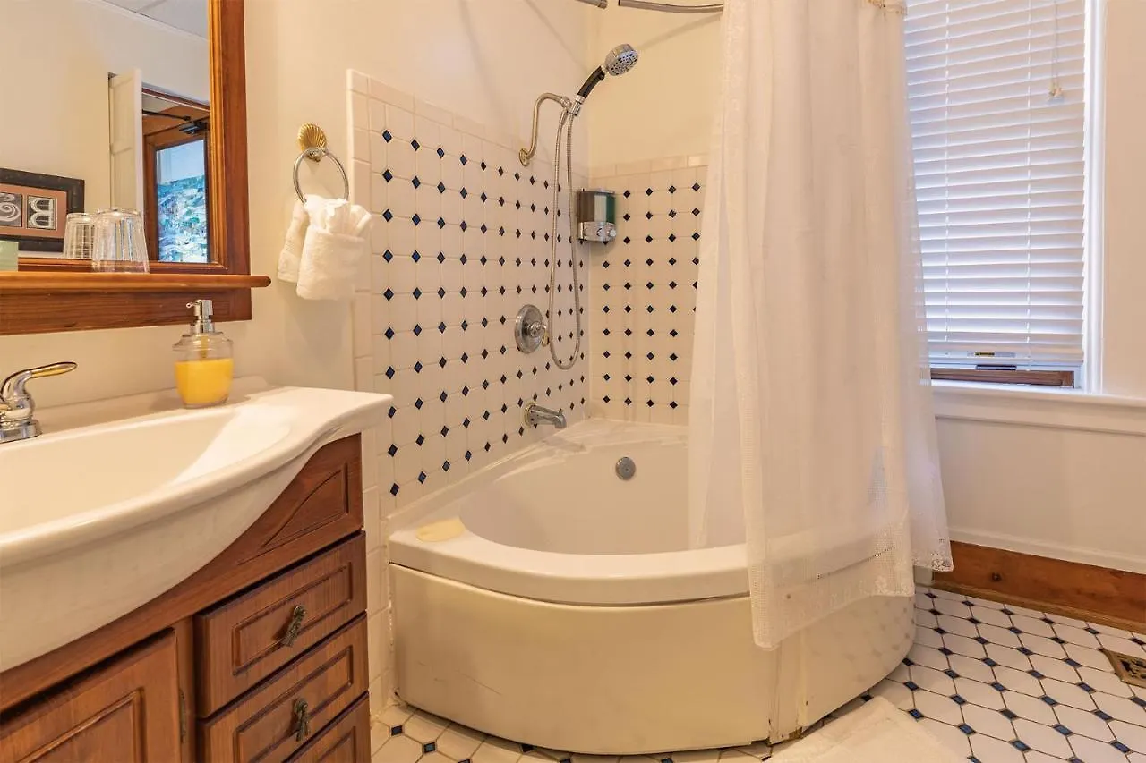 Surf Song Bed & Breakfast Tybee Island