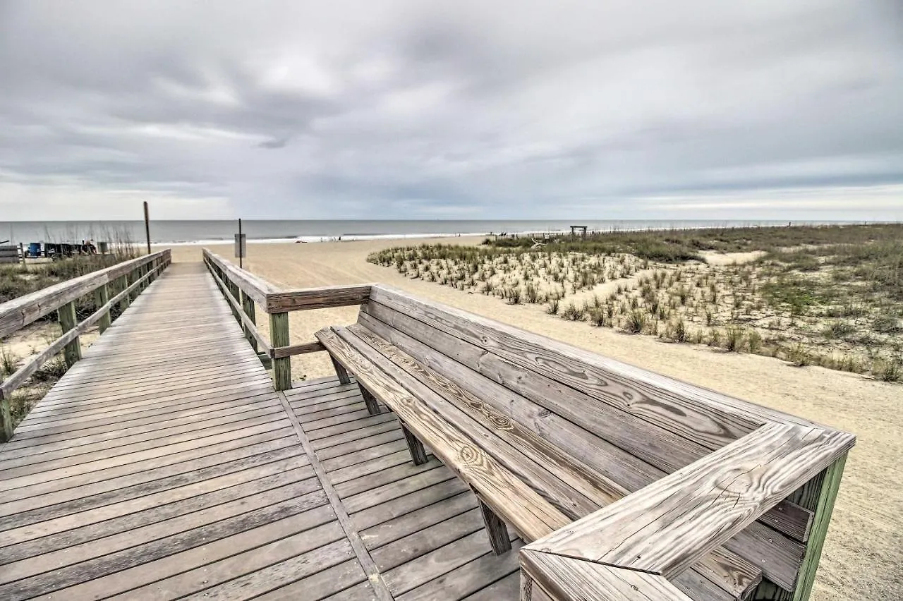 Ideally Located Luxe House On Holiday home