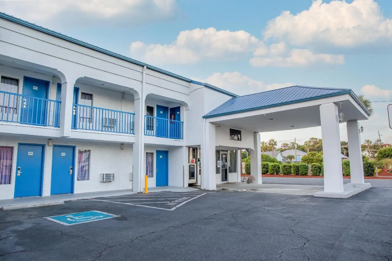 Sandcastle Motel 2*