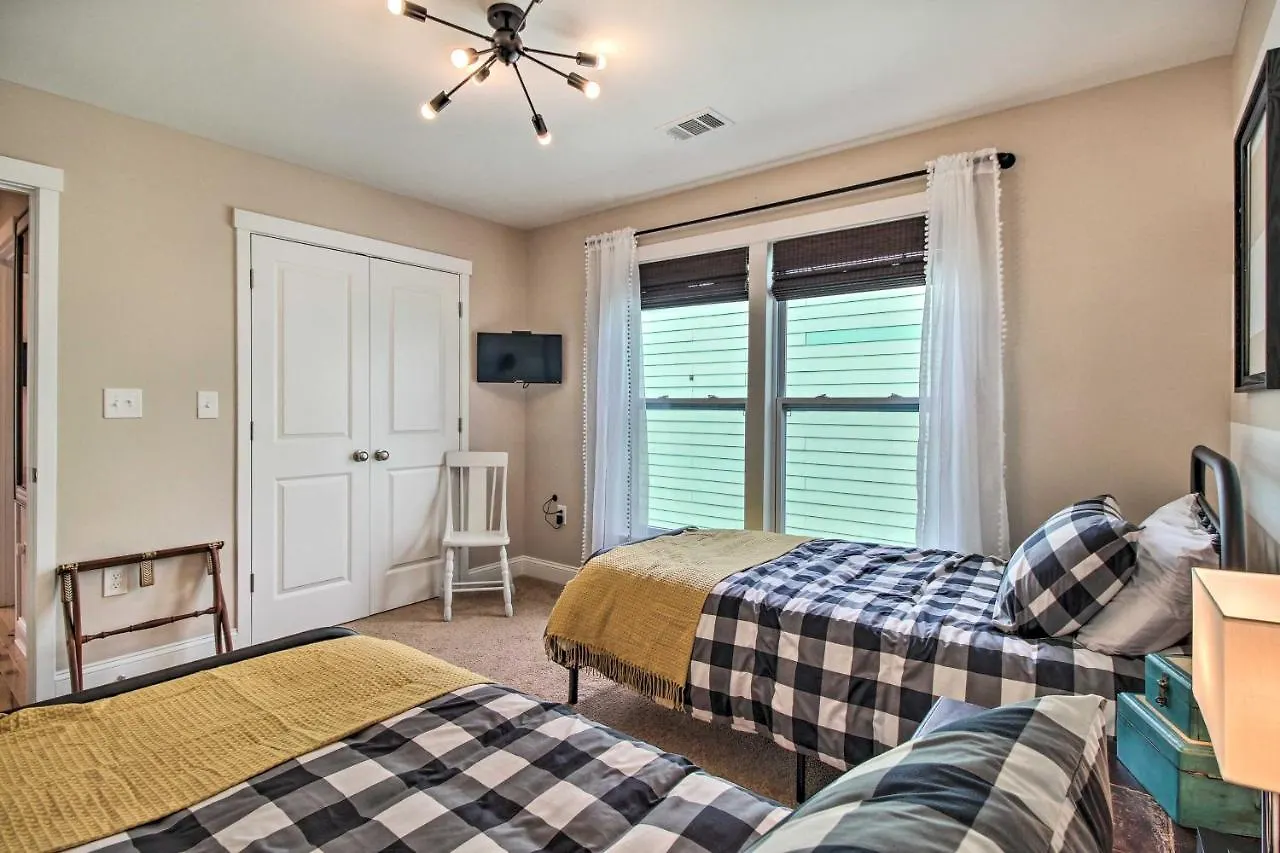 Bright Townhome - Walk To The Beach! Tybee Island