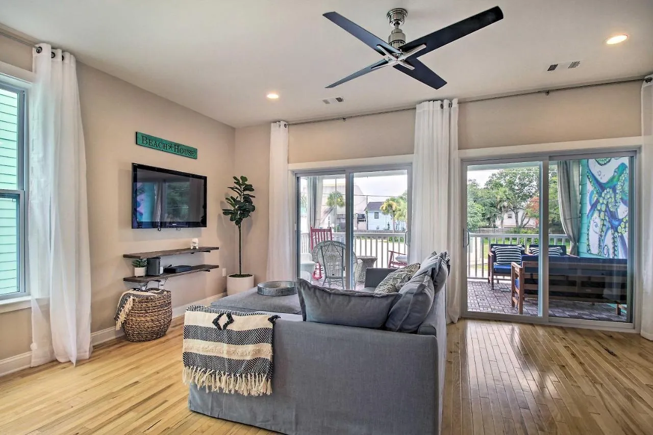 Bright Townhome - Walk To The Beach! * Tybee Island