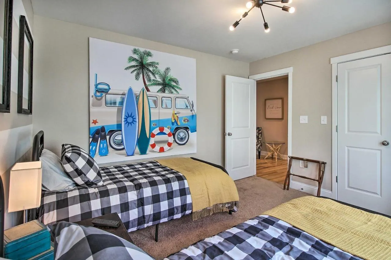 Bright Townhome - Walk To The Beach! Holiday home Tybee Island