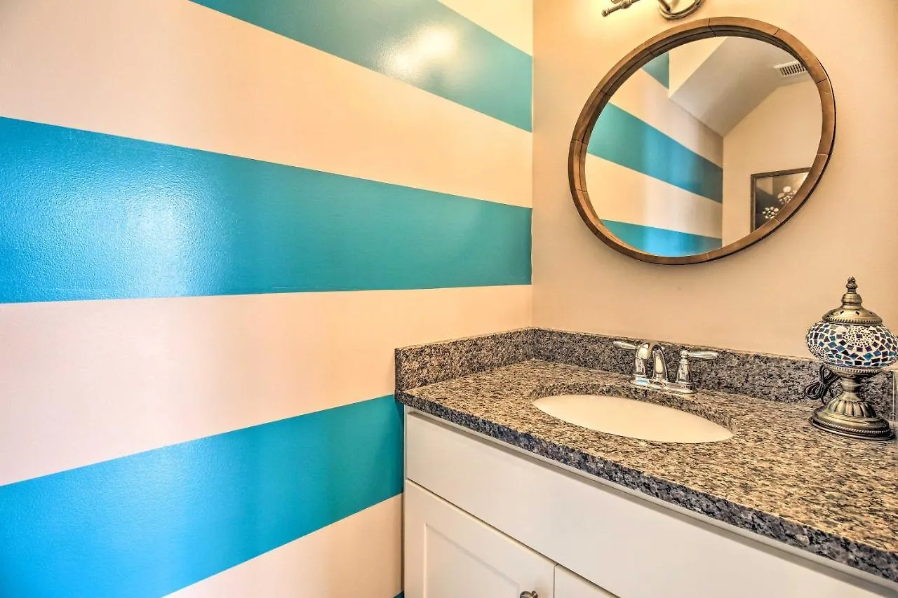 Holiday home Bright Townhome - Walk To The Beach! *