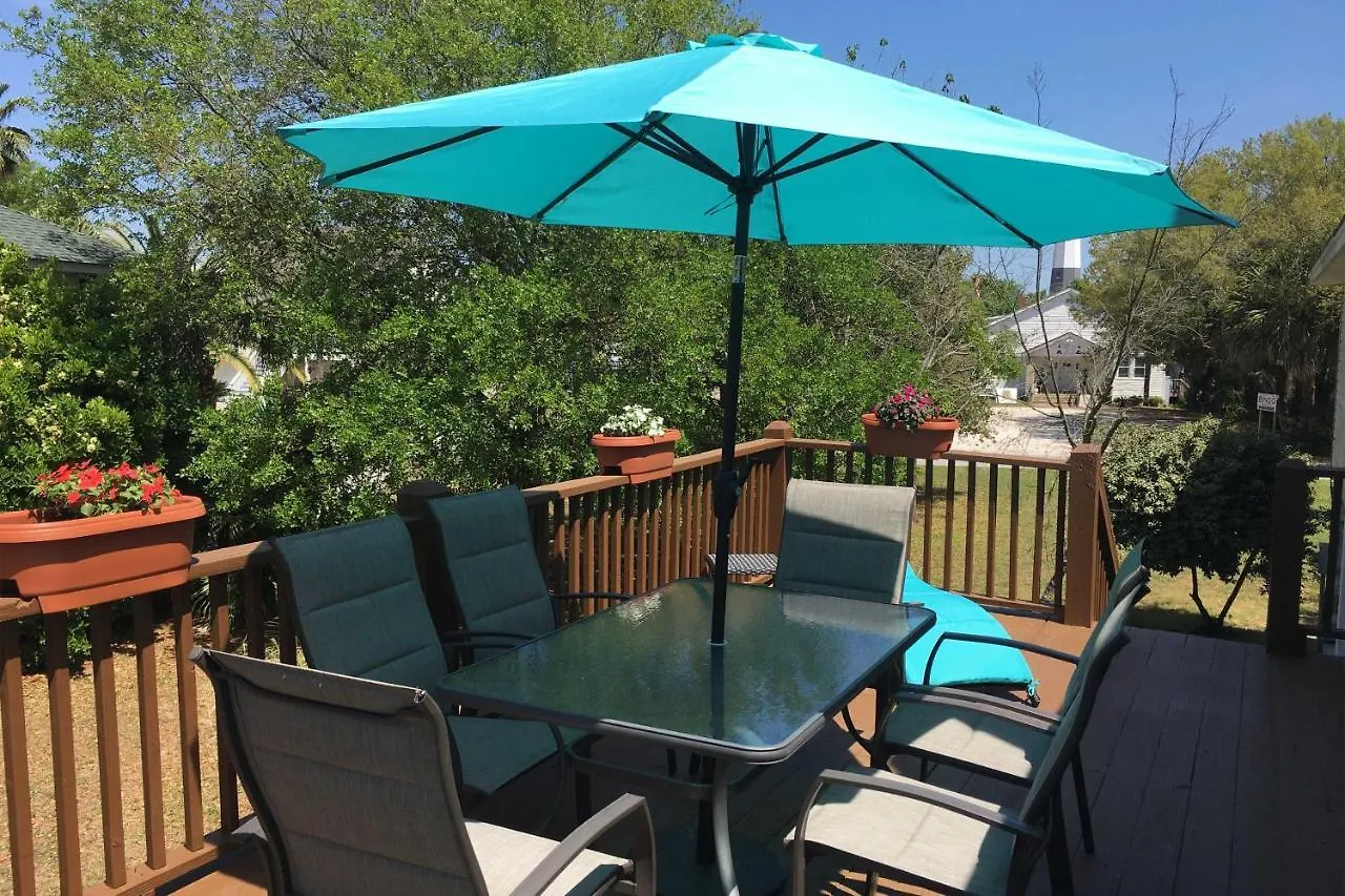 Ideally Located Luxe House On Tybee Island