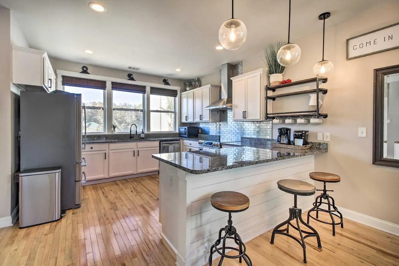 Holiday home Bright Townhome - Walk To The Beach! Tybee Island