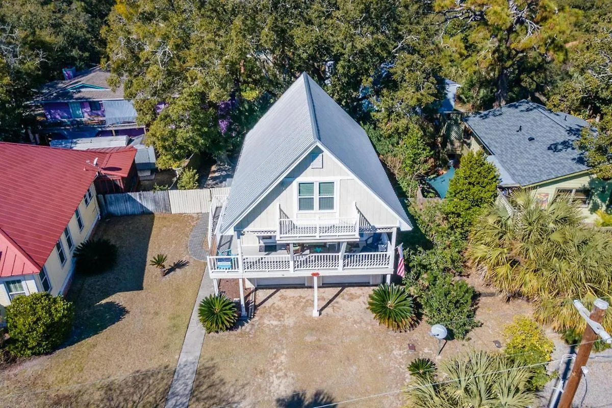 Sandy's Beach House Holiday home *