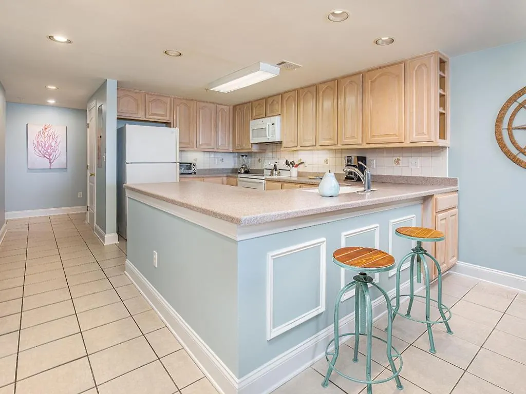 Apartment Sandpiper 203 *