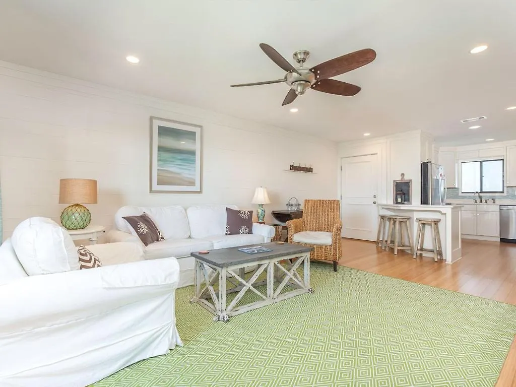 Lighthouse Point 17c Apartment