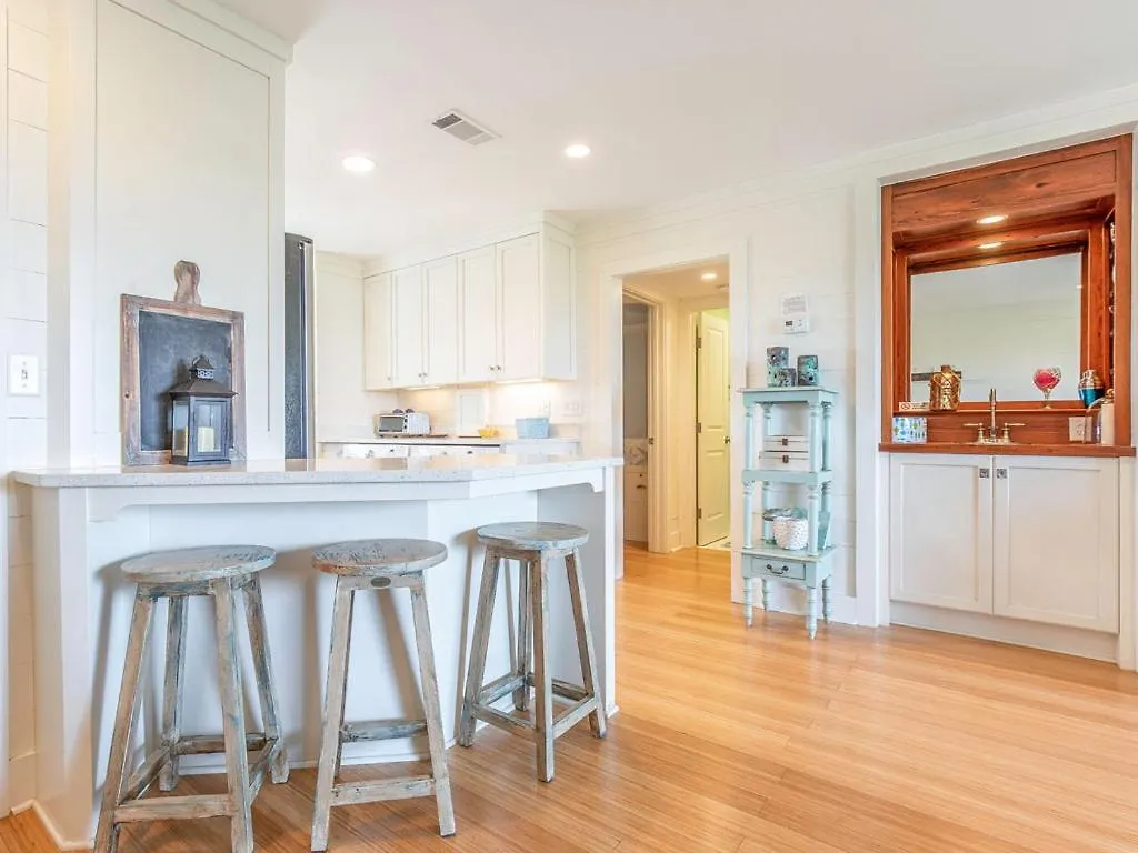 Lighthouse Point 17c Apartment *