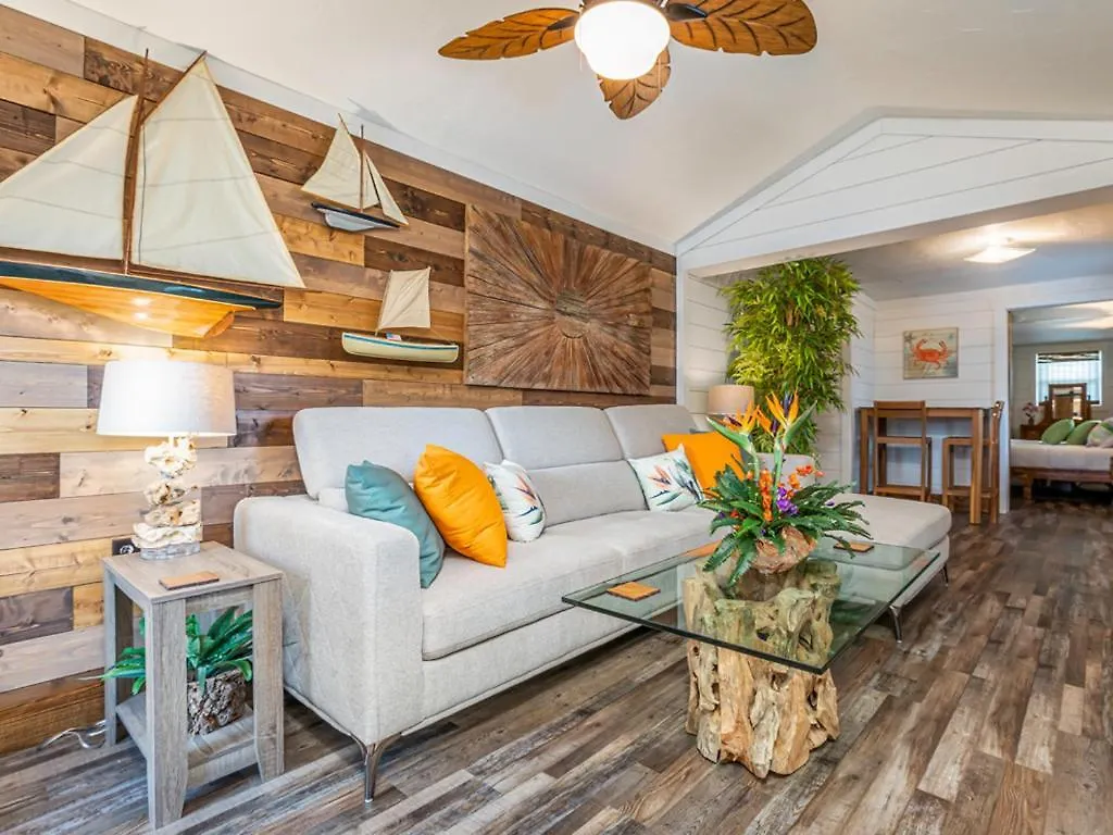 Gilligans Island Apartment *