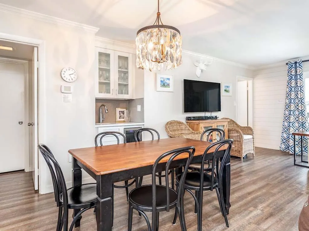 Apartment Lighthouse Point 9c *