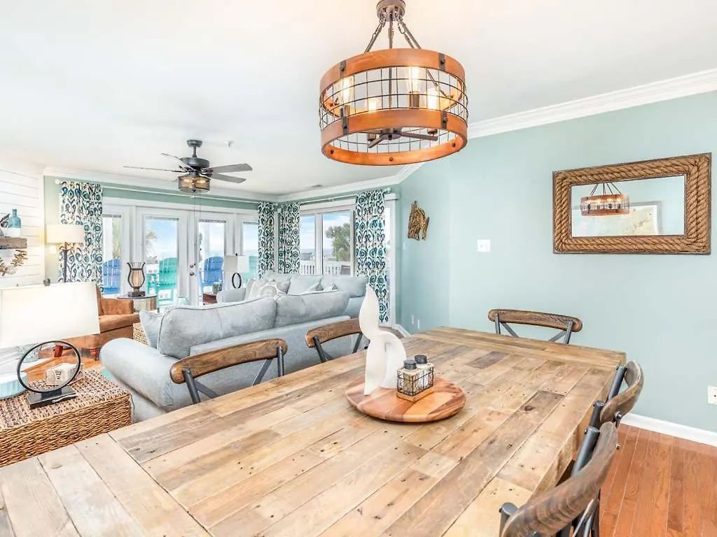 Apartment Dolphin Watch 4 *