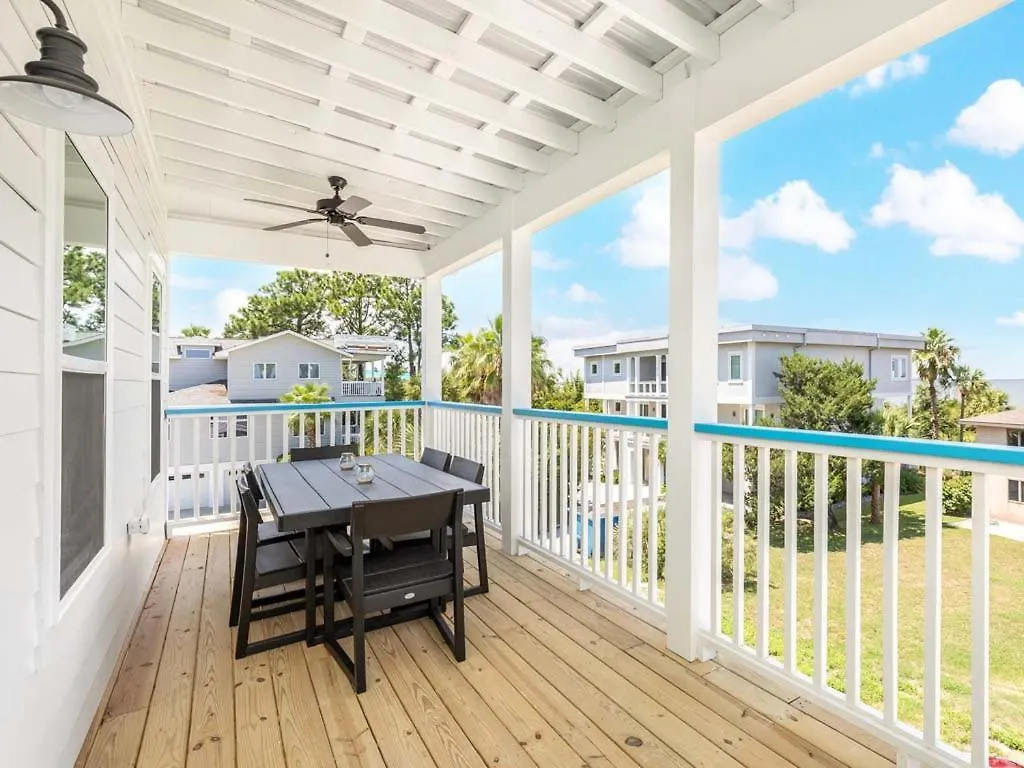 Shore Beats Work Holiday home