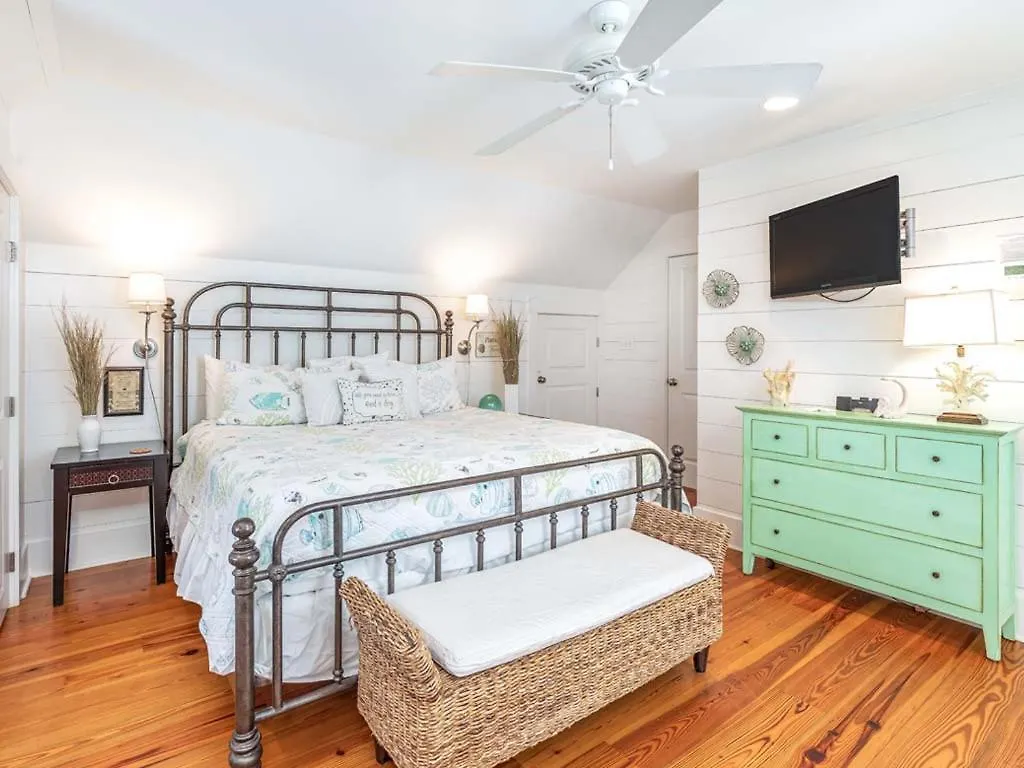 Holiday home Serenity By The Sea Tybee Island