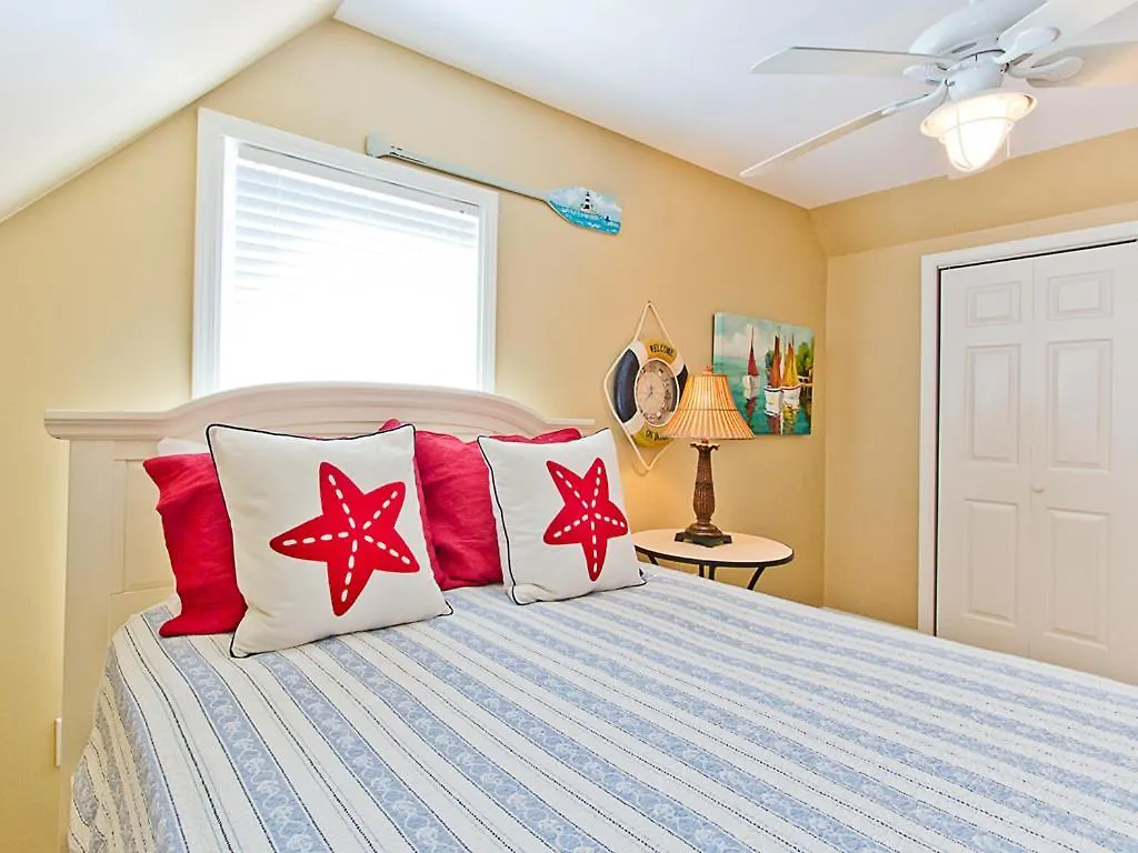 Holiday home Sandys North Shore *