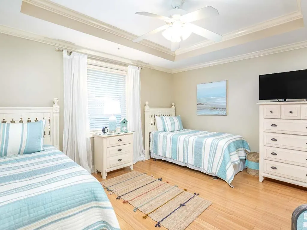 Brass Rail 317 Apartment