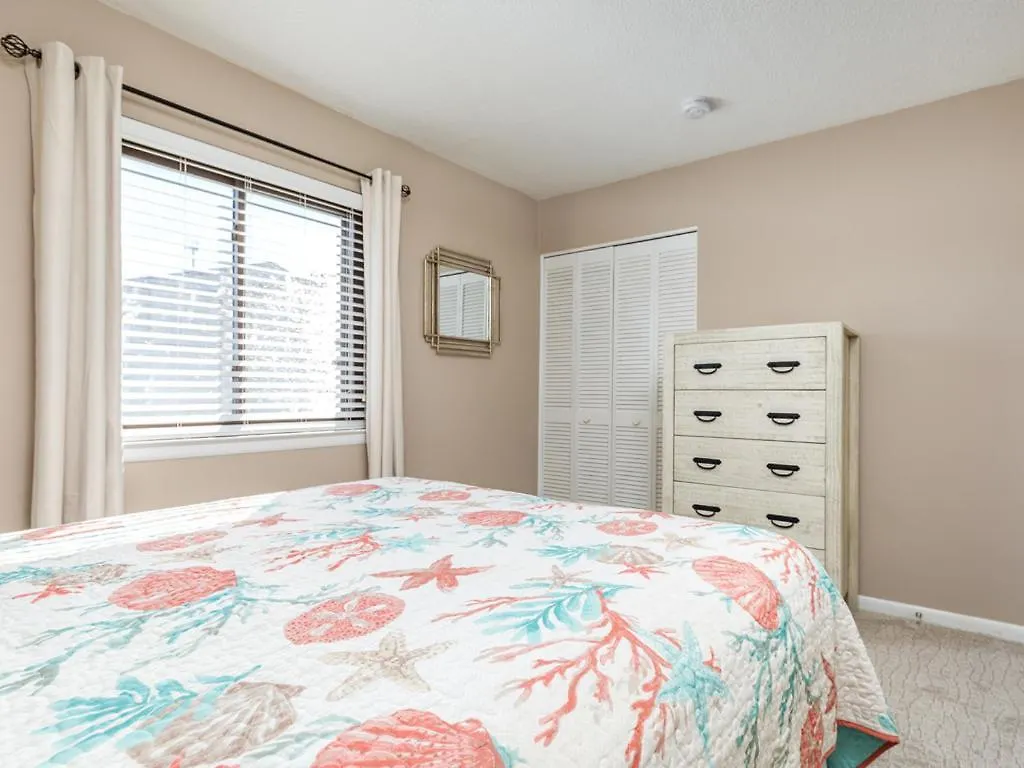 Apartment Lighthouse Point 14b
