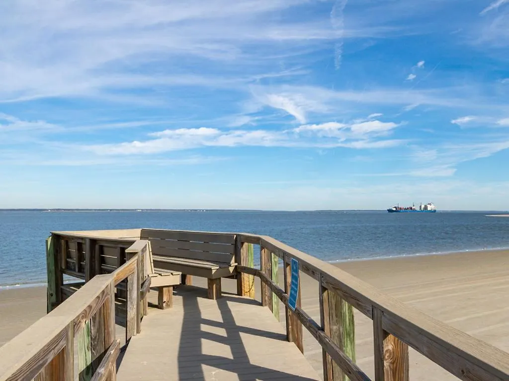 Racquet A219 * Tybee Island
