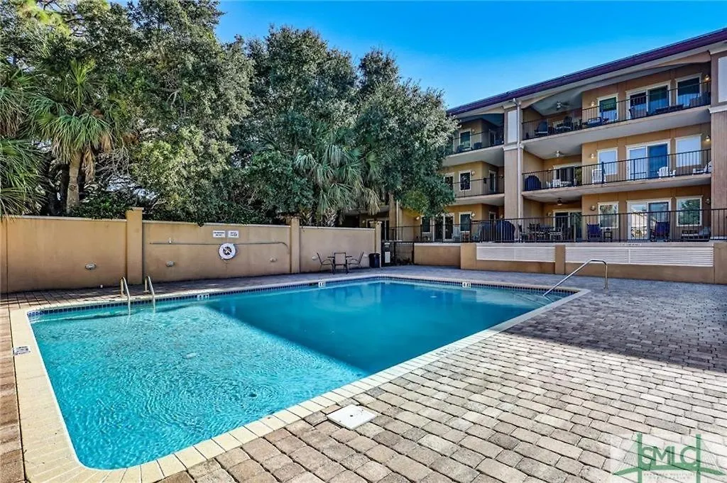 Holiday home Unique 3br, 1 Of 5 W/huge Poolside Patio, Steps To & Pier, Gated *