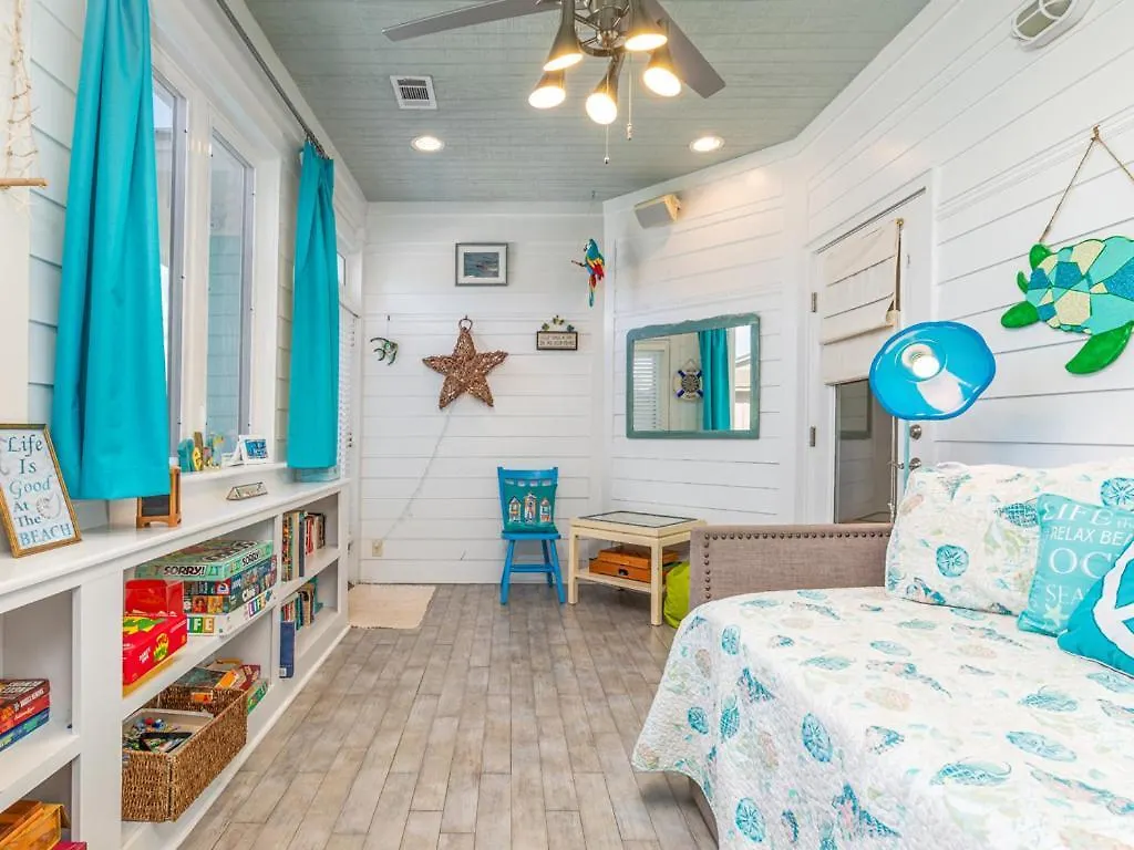 Holiday home Harrisons Hideaway *