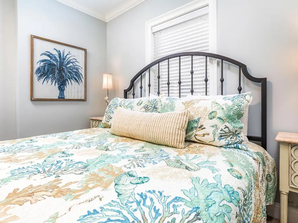 Apartment Brass Rail 206