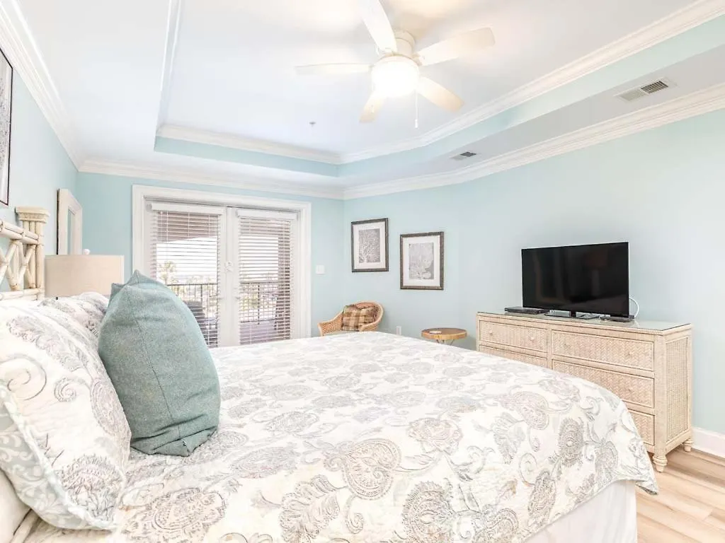 Brass Rail 306 Apartment *