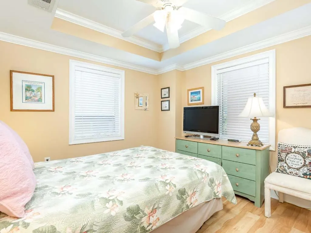 Apartment Brass Rail 214 Tybee Island