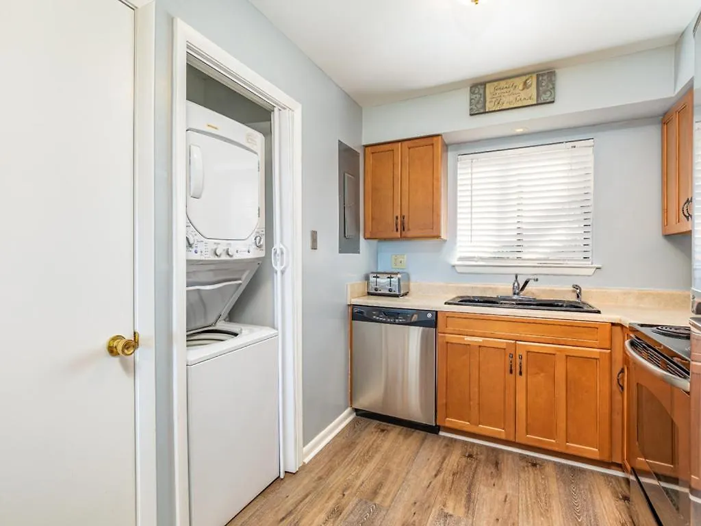 Lighthouse Point 20a