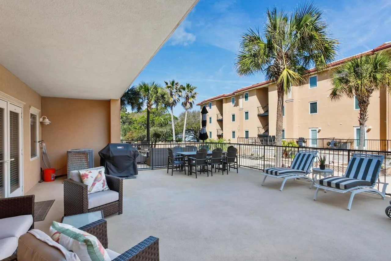Unique 3br, 1 Of 5 W/huge Poolside Patio, Steps To & Pier, Gated * Tybee Island
