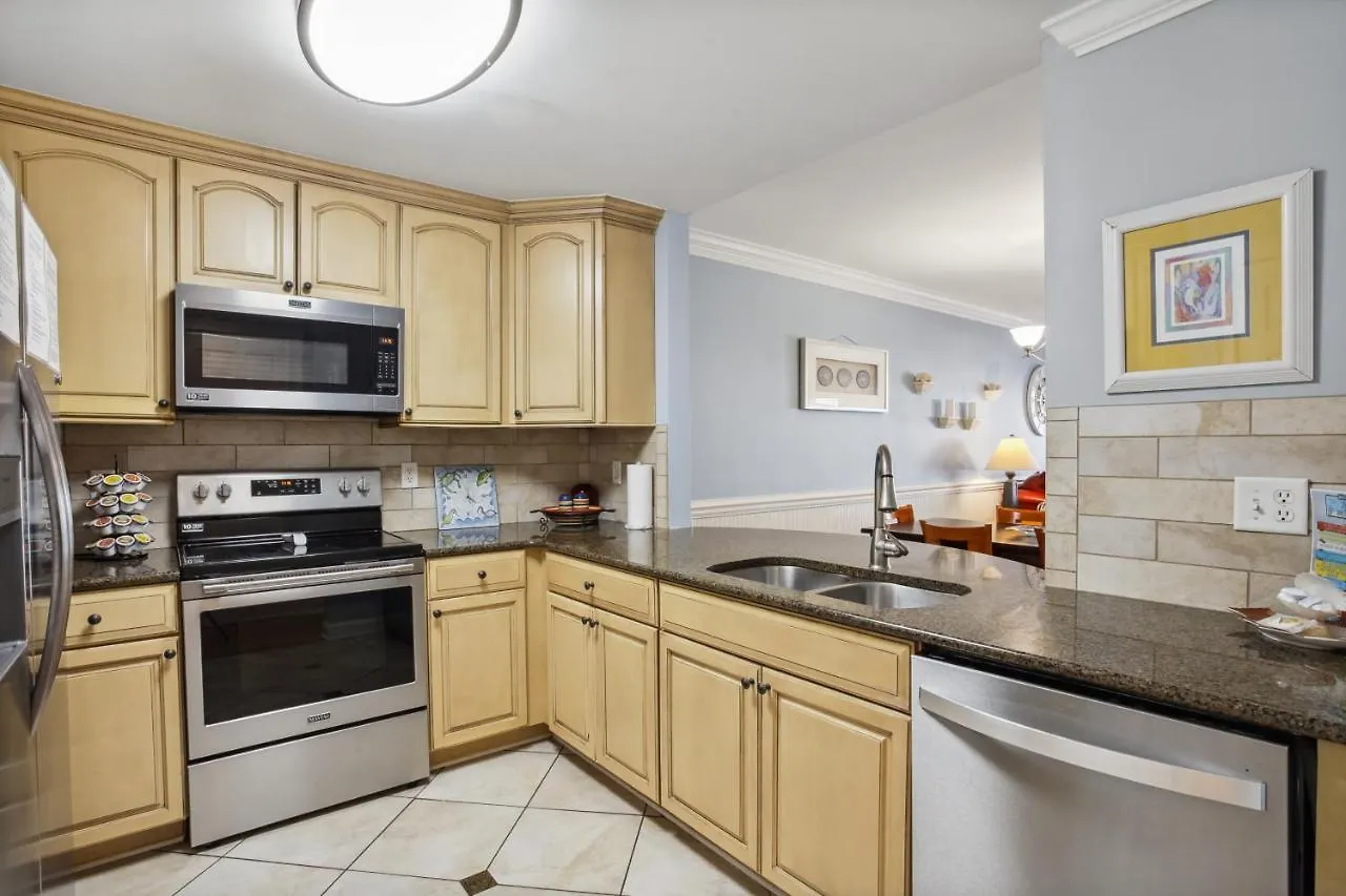 Unique 3br, 1 Of 5 W/huge Poolside Patio, Steps To & Pier, Gated *