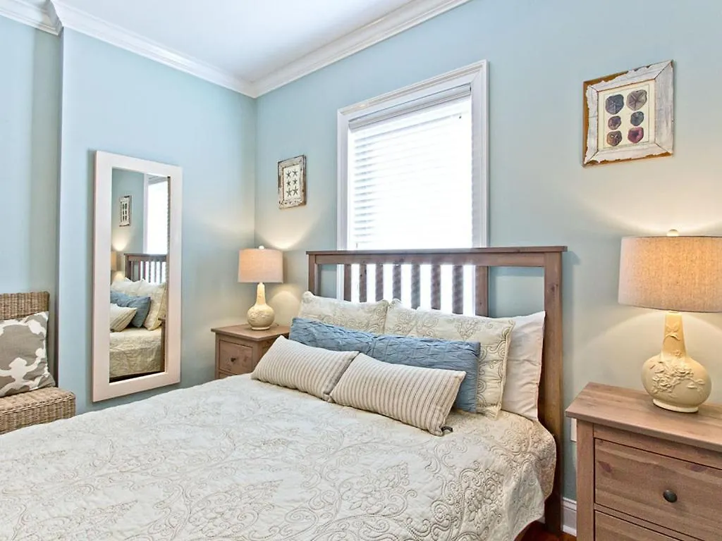 Apartment Brass Rail 209