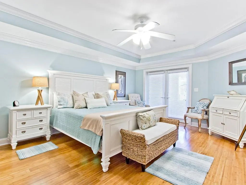 Apartment Brass Rail 209