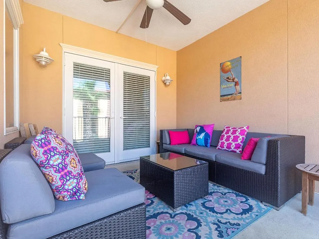 Brass Rail 209 Apartment *
