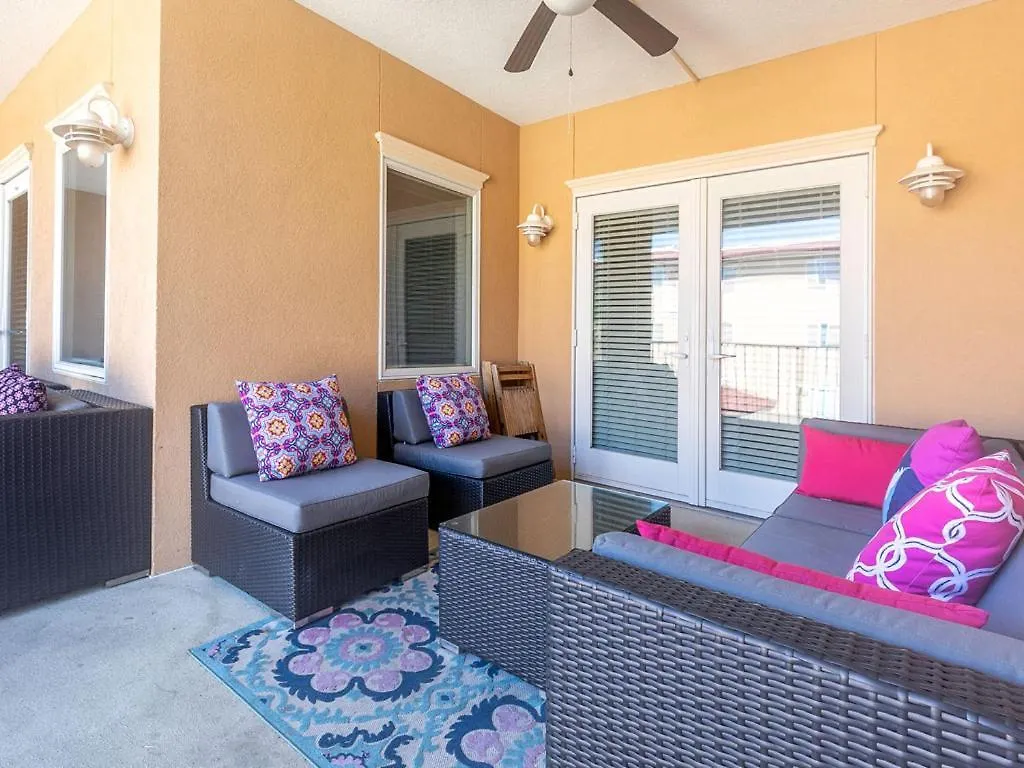 Brass Rail 209 Apartment *