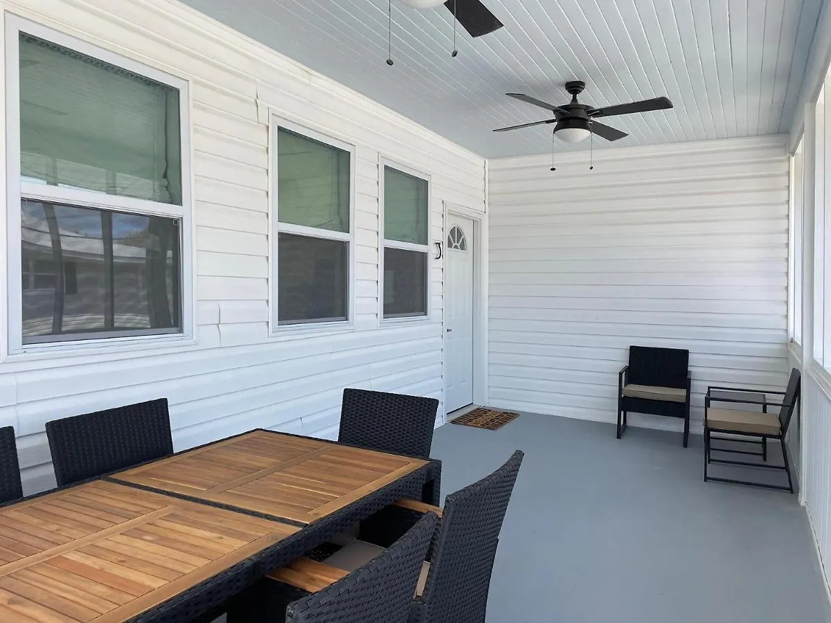 Beachside Collection - 4 Bedroom *