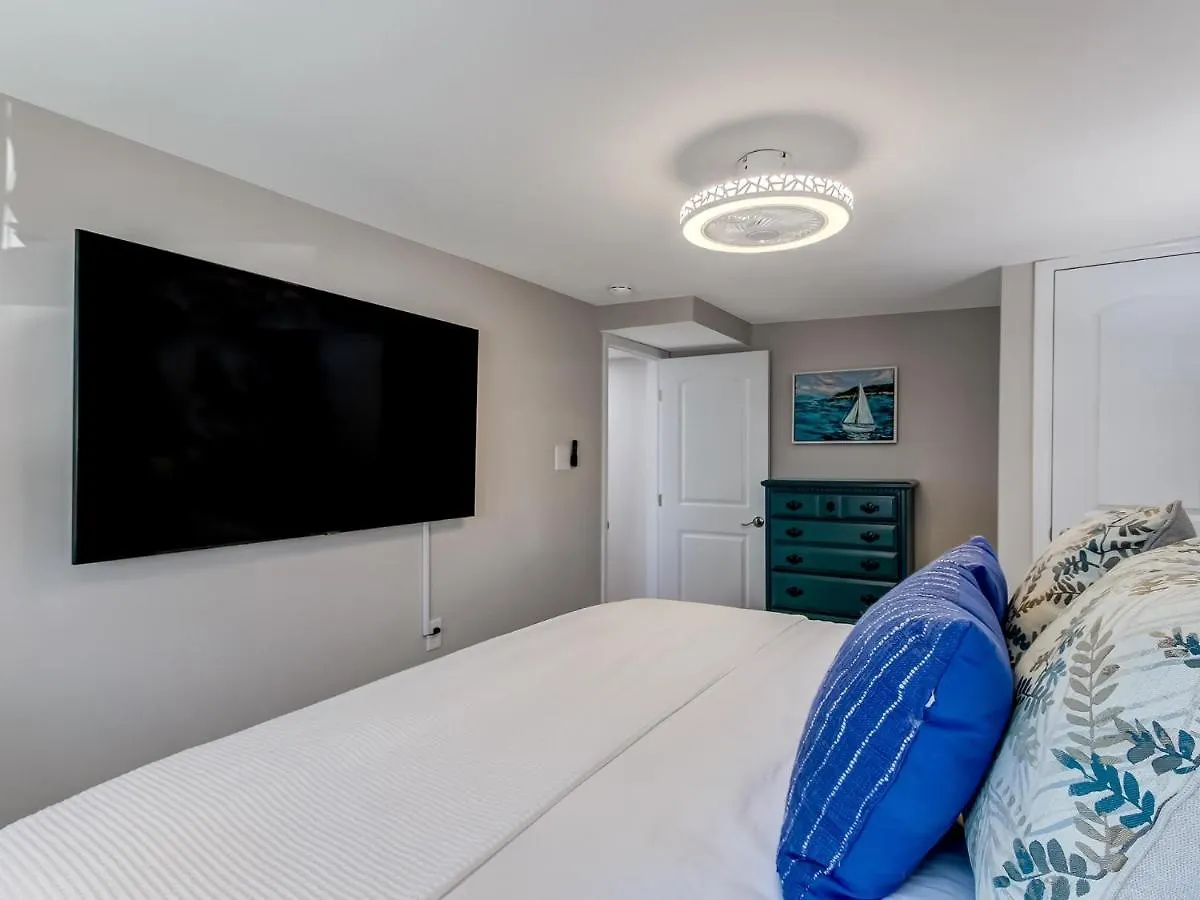 Beachside Collection - 5 Bedroom *