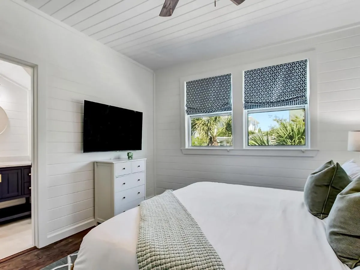 Holiday home Beachside Collection - 4 Bedroom *