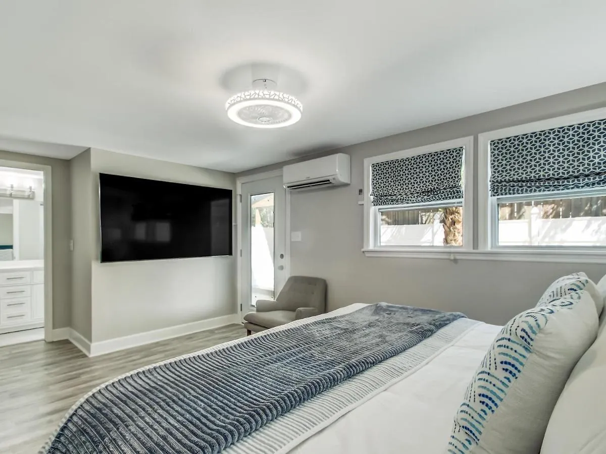 Beachside Unit 1 *