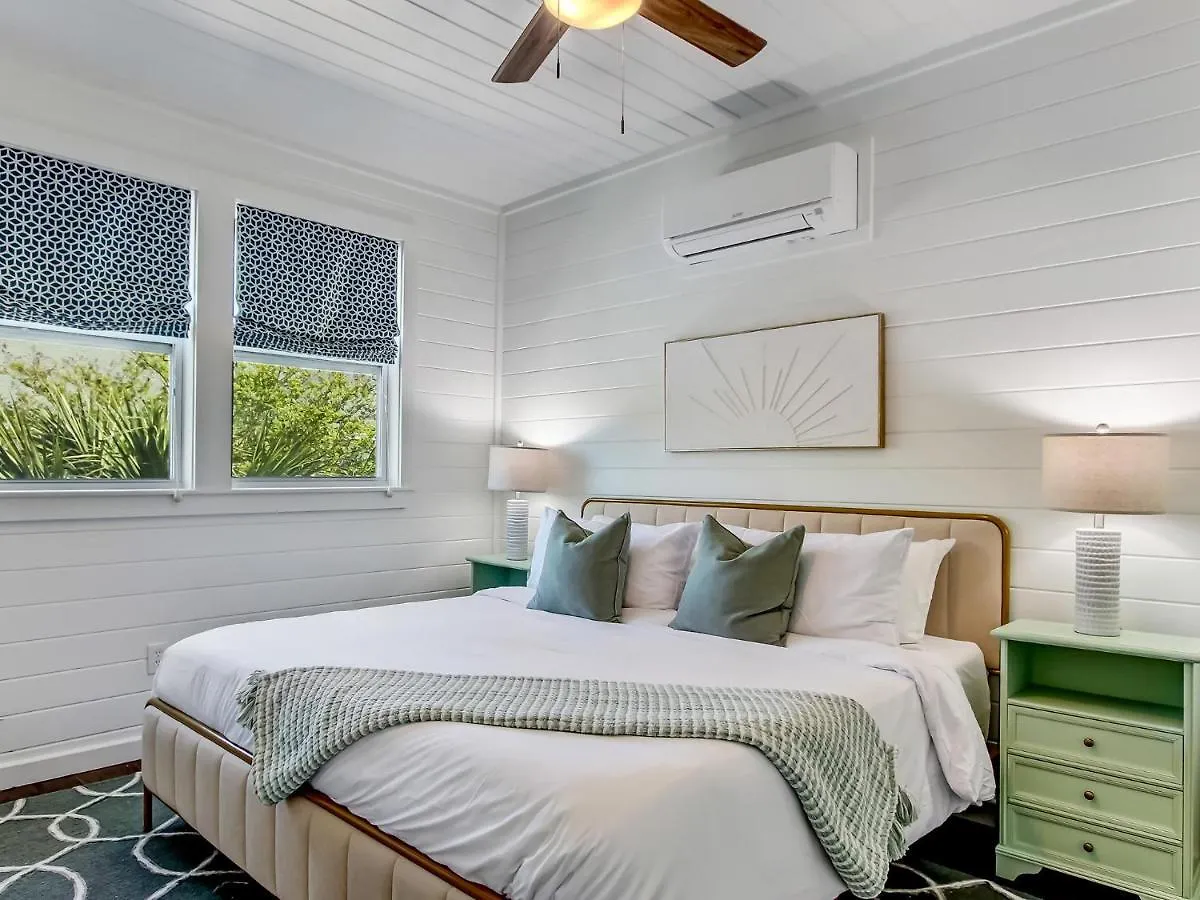 Beachside Unit 5 Holiday home *