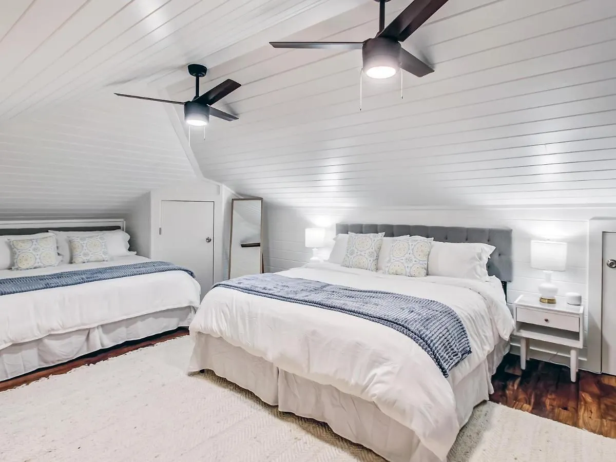 Beachside Unit 4 Holiday home *