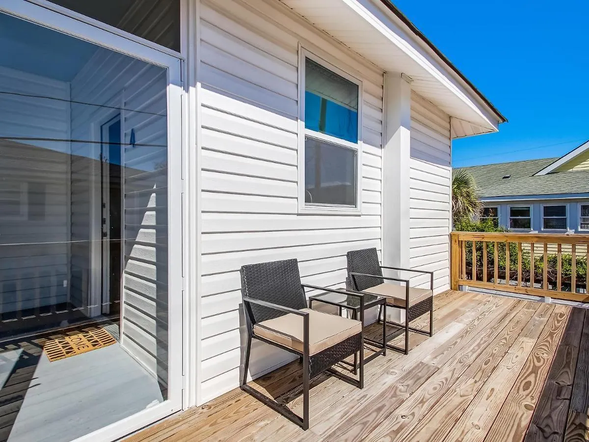 Beachside Unit 4 *
