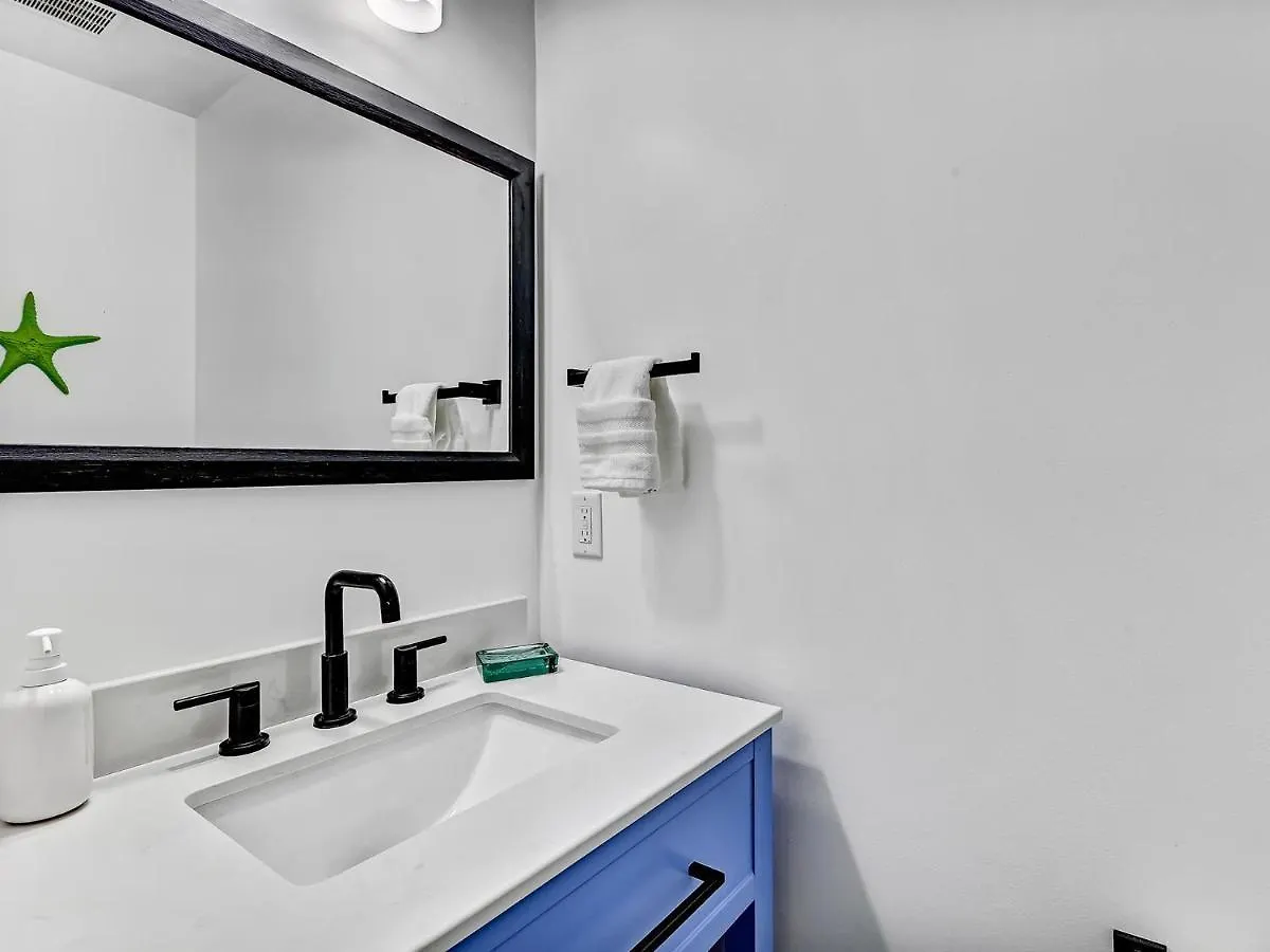 Holiday home Deja Blue A & B *