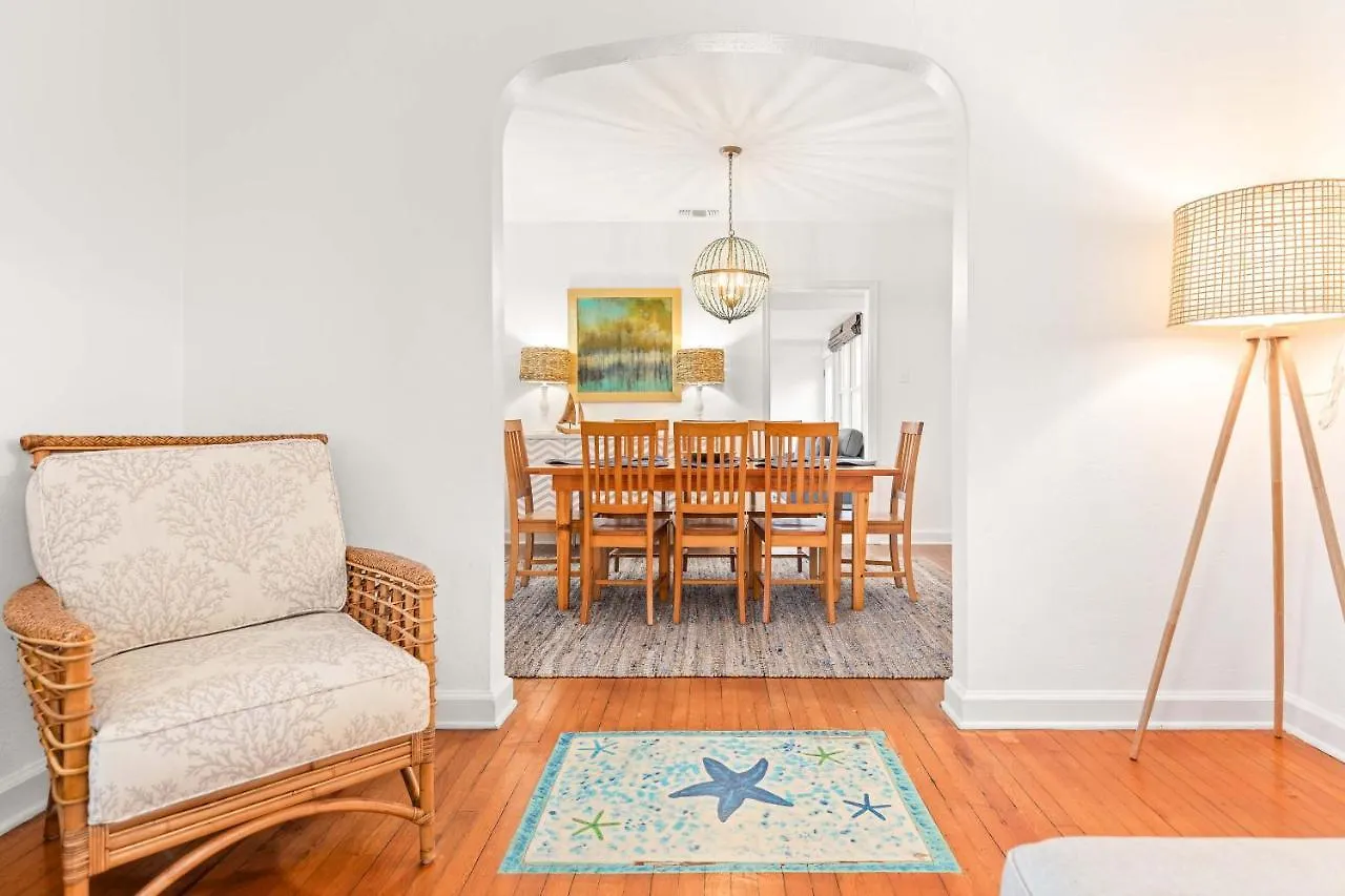 Tybrisa Treasure Holiday home *