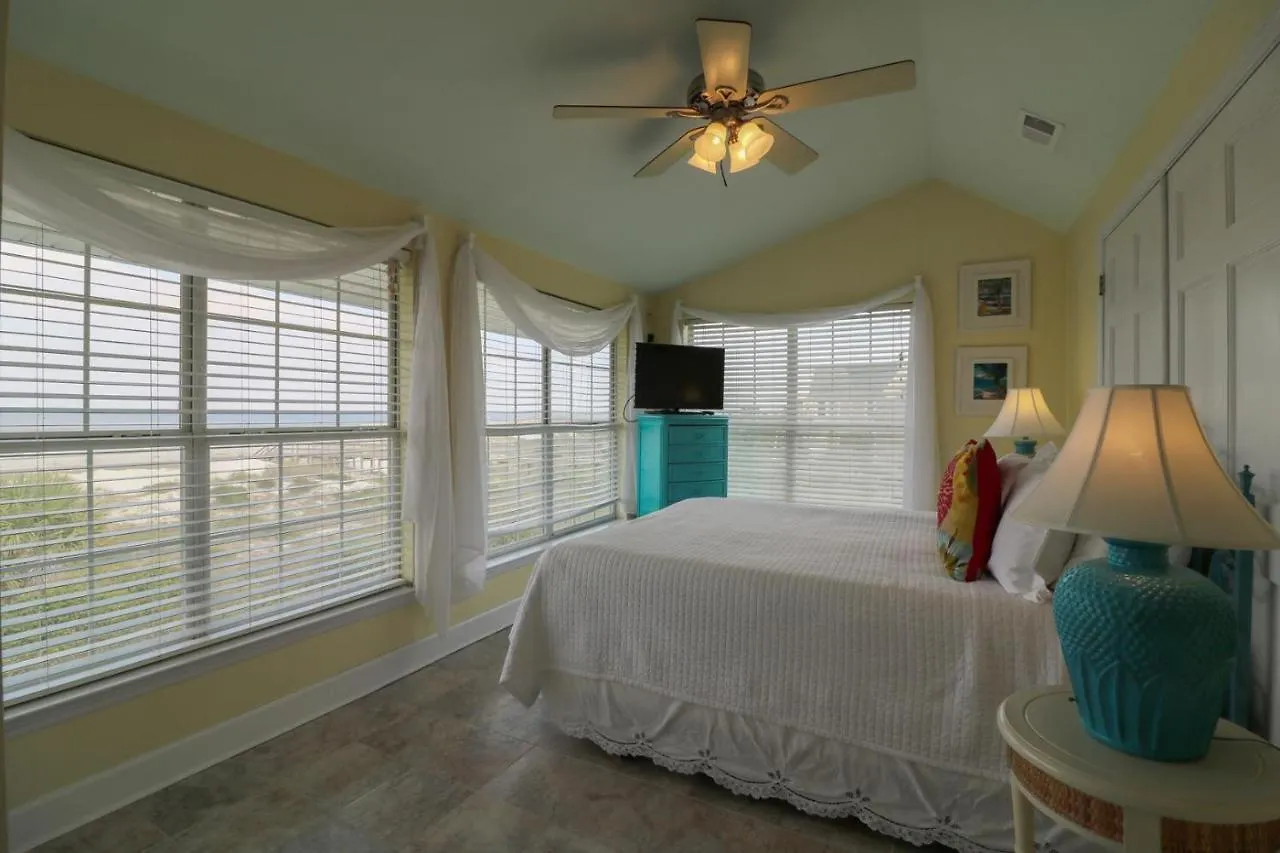 Evelyn's Oasis * Tybee Island