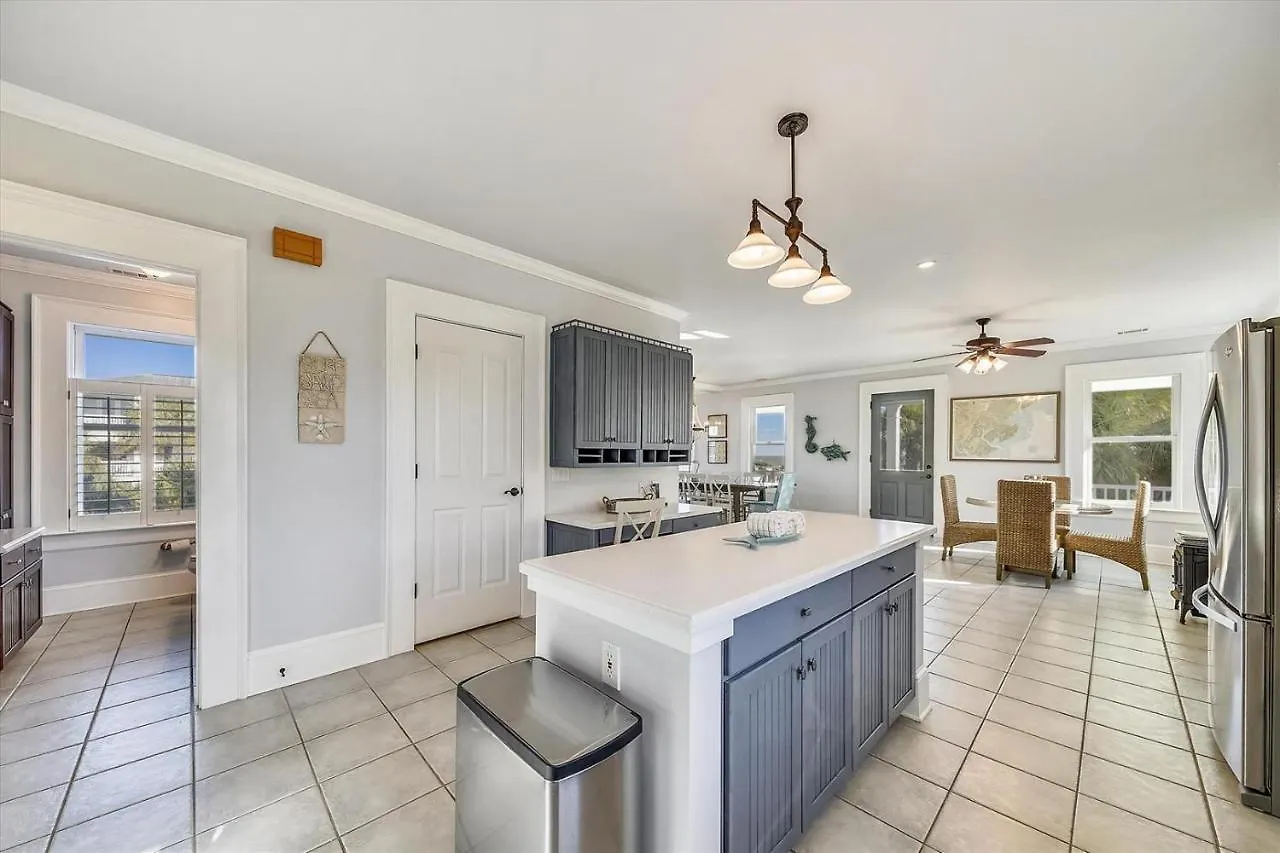 7 Palmwood Court