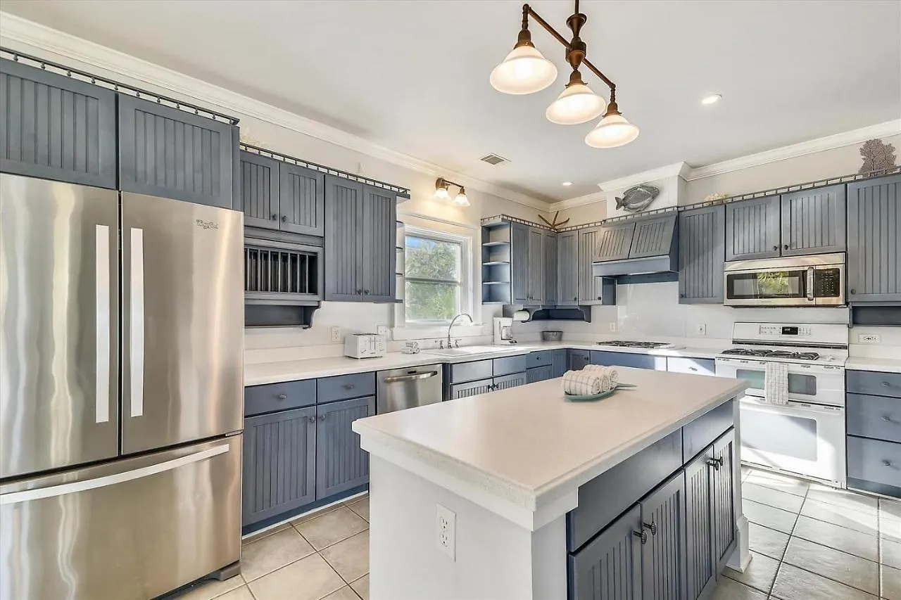 7 Palmwood Court