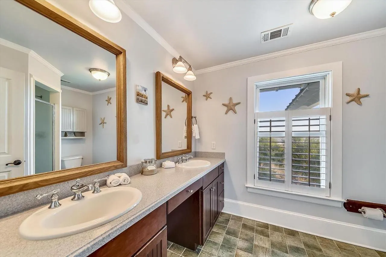 7 Palmwood Court Holiday home *